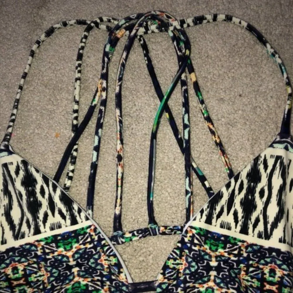 Express Swim Medium Bikini Top Multi‎ colored